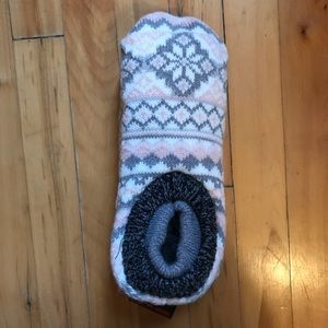 BNWT hot steps fleece-lined slippers